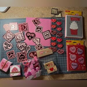 New. ❤️🩷 Valentine's Day Crafts combo: Greeting cards, ink stamps, and stickers
